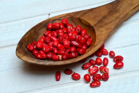 Dried barberry berries