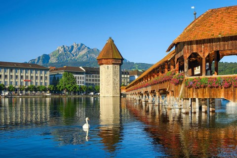 Chapel Bridge with Pilatus