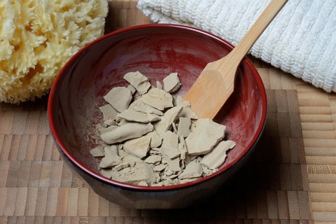 Dried healing clay in bowl