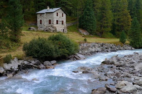 Val Roseg with river Ova da Roseg