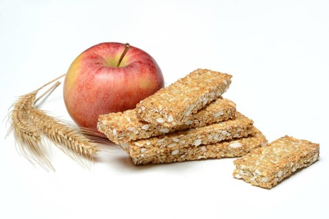 Muesli bars and apple