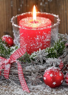 Natural Advent decoration with candle