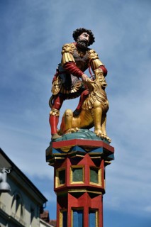 Fountain figure