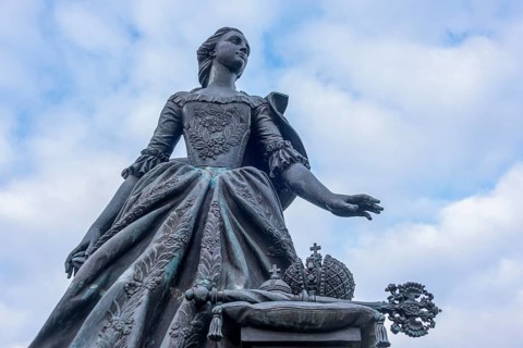 Monument to Princess Sophie Auguste Friederike of Anhalt-Zerbst