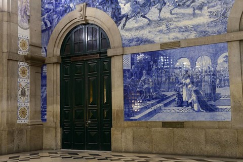 Sao Bento train station