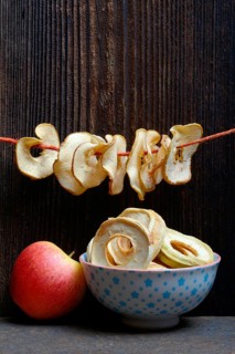 Dried apple slices