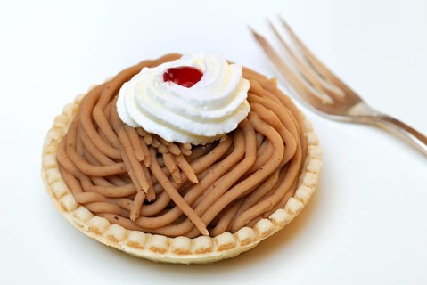 Vermicelles tartlets on plate