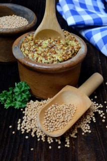 Coarse-grained Dijon mustard in pots