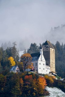 Freundsberg Castle in autumn