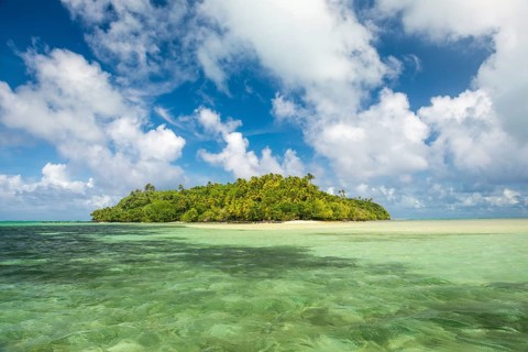 Beautiful little islet in the lagoon of Wallis