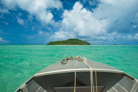 Turquoise water in the lagoon of Wallis