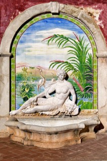 Statue and azulejos