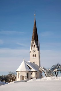 Parish church of St. Martin in Gnadenwald in winter