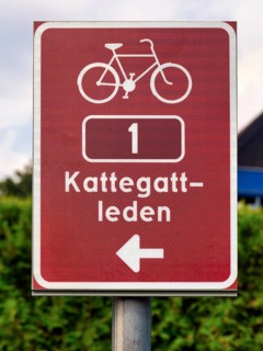 Red sign with pictogram bicycle