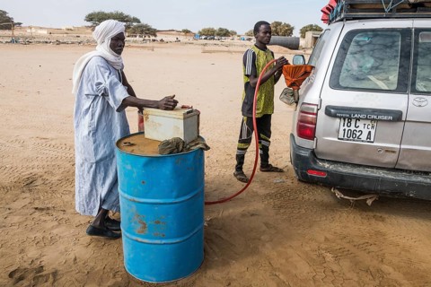 Unconventional way of fueling gass