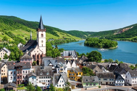 View of Lorch on the Rhine with St. Martin's Church