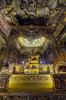 Decoration inside the Tomb of Kháº£i Dá»‹nh