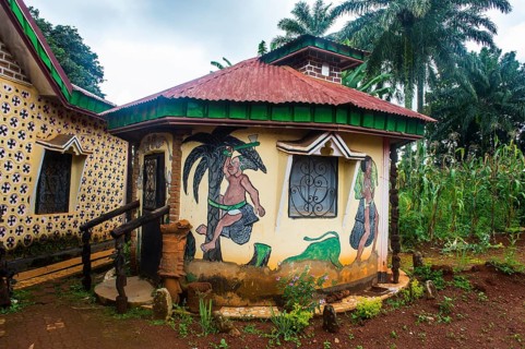 Colourful little houses in Foumban