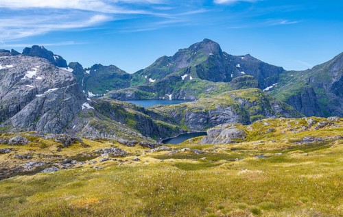 Lake Tennesvatnet and Krokvatnet