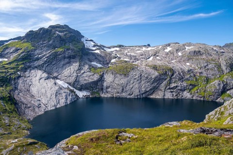 Lake Fjerddalsvatnet
