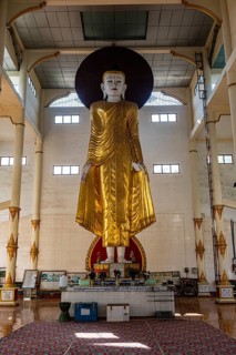 Standing buddha
