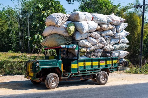 Fully loaded old toyota truck