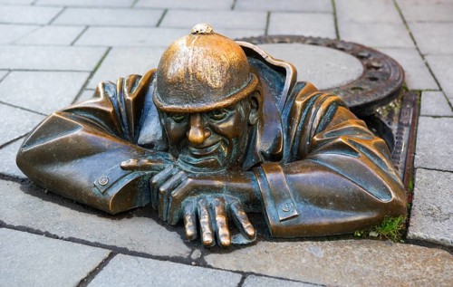Bronze sculpture The Gaffer in the pedestrian zone