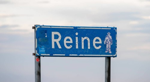 Place name sign Reine
