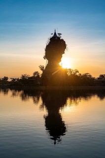 Backlight of the Kyauk Kalap pagoda