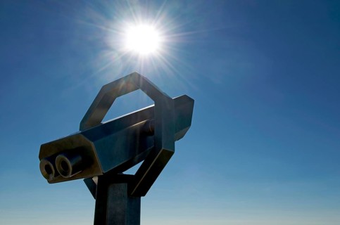 Coin-operated binoculars