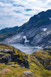 Lake Fjerddalsvatnet