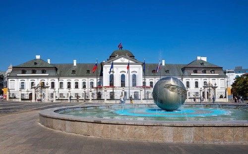 Hodzovo namestie fountain