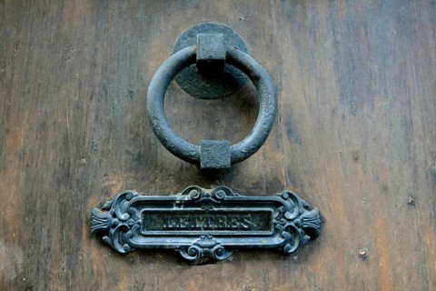 Knocker
