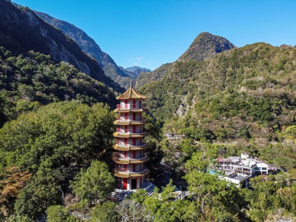 Aerial of Tianfeng Pagoda and Tianxiang recreational area