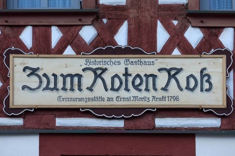 Commemorative plaque to Ernst Moritz Arndt from 1798 at the Rotes Ross inn