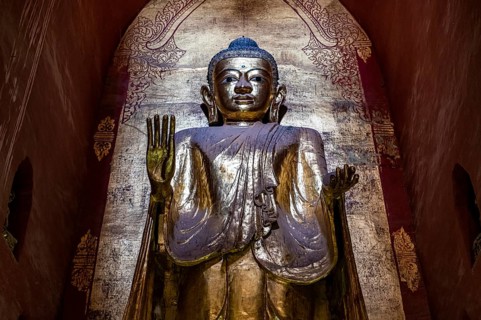 Buddha in the Ananda temple