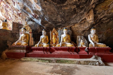 Cave filled with buddhas