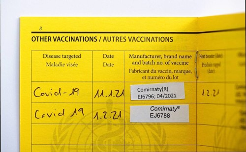2 Covid vaccinations with vaccine Comirnaty registered in a vaccination card
