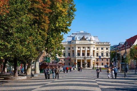 National Theatre with forecourt