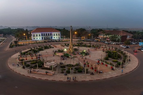 Overlook over the Empire square at nightime