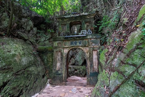 Entrance to a cave in the Marble mountains