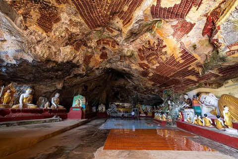 Cave filled with buddhas