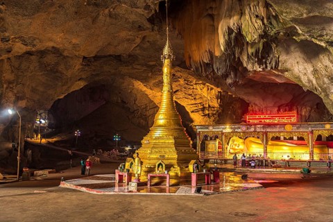 Caved filled with buddhas