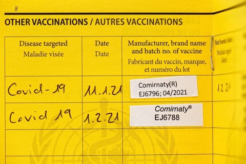 2 Covid vaccinations with vaccine Comirnaty registered in a vaccination card