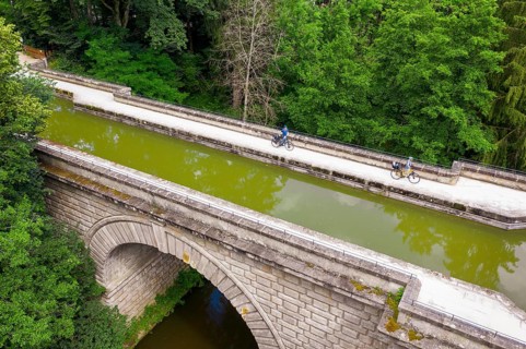 Bridge canal