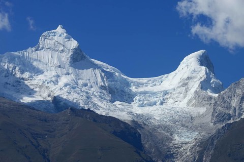 White peak of Nevado Huandoy
