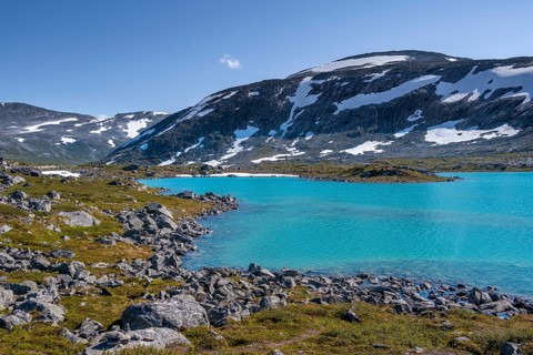 Turquoise lake and mountains