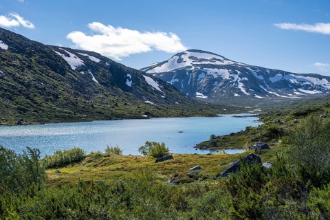 Turquoise lake and mountains