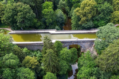 Bridge canal