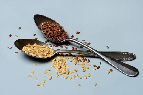 Yellow and brown linseed